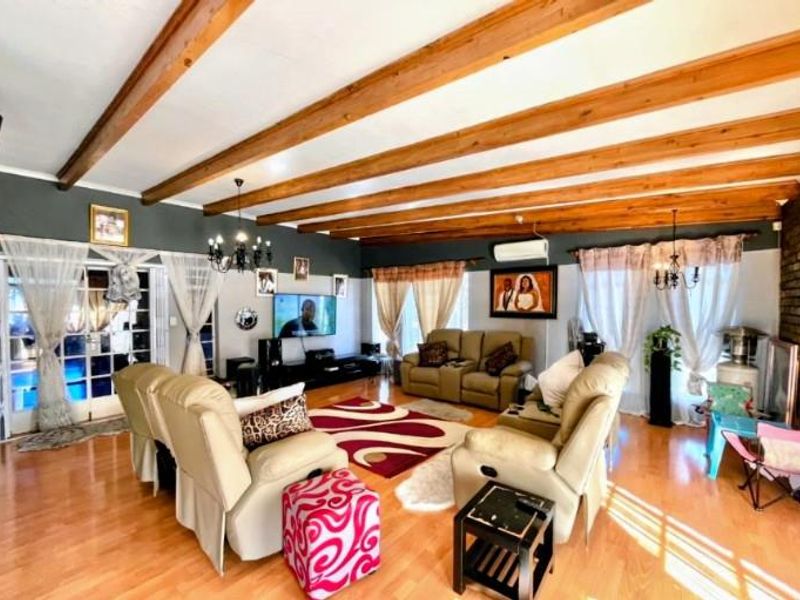 A Beautiful family home - Photo 1