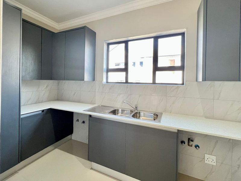 4-Bedroom Duet House for Sale in Zambezi Manor Lifestyle Estate - Photo 5