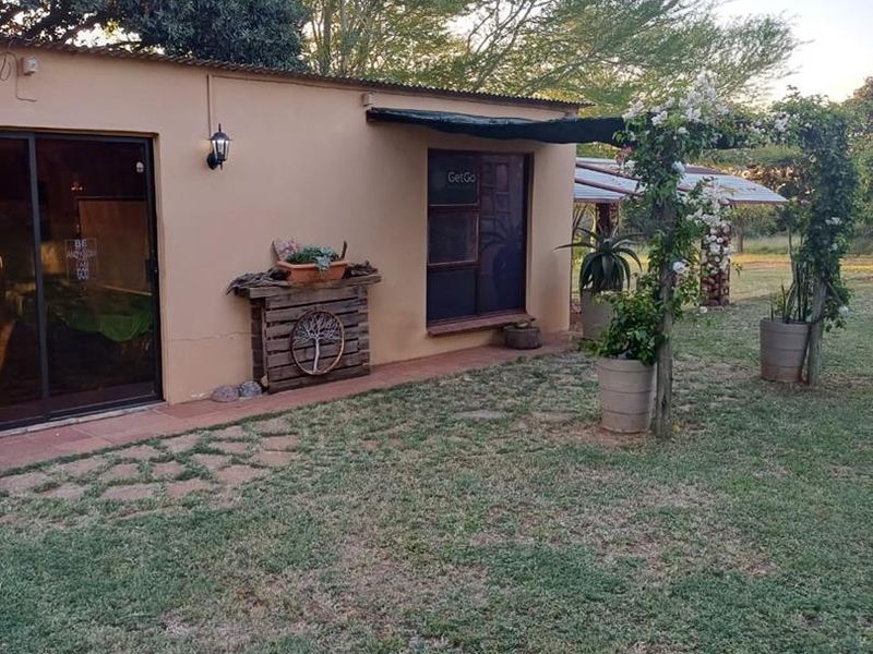 PLOT WITH TWO HOUSES AND FLAT FOR SALE-GROENKLOOF MOOINOOI - Photo 7