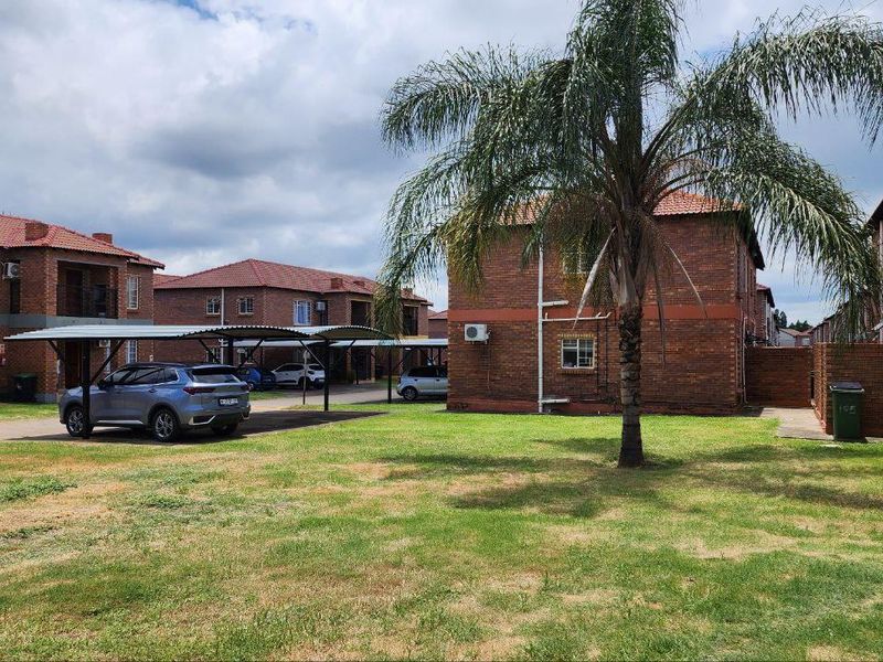 Comfortable 3 bedroom Living for the Whole Family - Photo 10