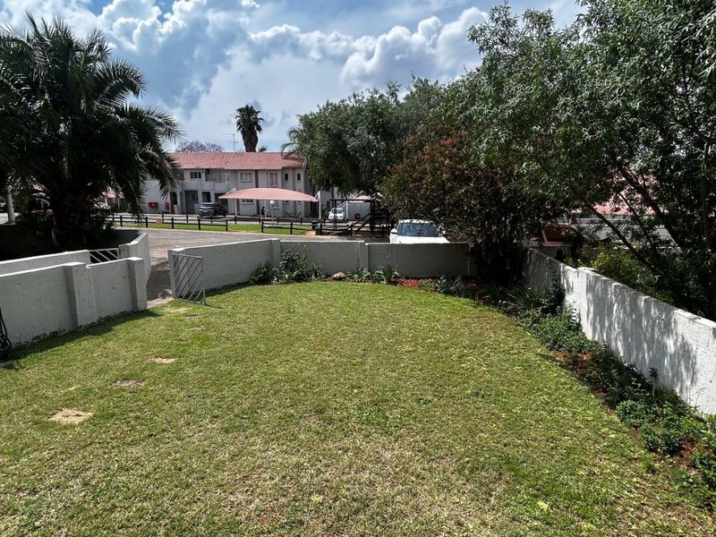 Live the Lifestyle! Pool, Play Area & Perfect Location in Glen Marais - Photo 9