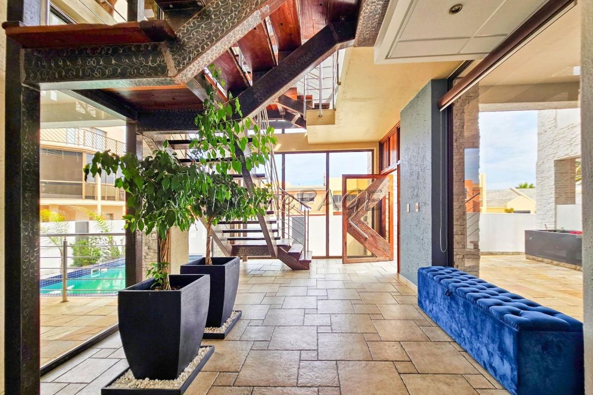 Long Beach, Proper, Walvis Bay: 4 Bedr Contemporary home is for Sale - Photo 4