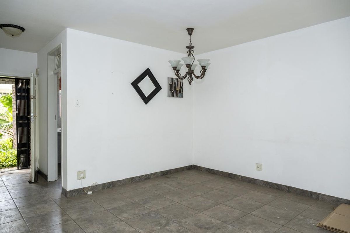 Double-Storey Unit with Spacious Living Areas - Photo 5