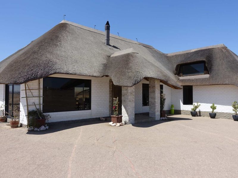 REDUCED!!! Lovely light & spacious thatch house on 10 ha plot with amazing views - Photo 3
