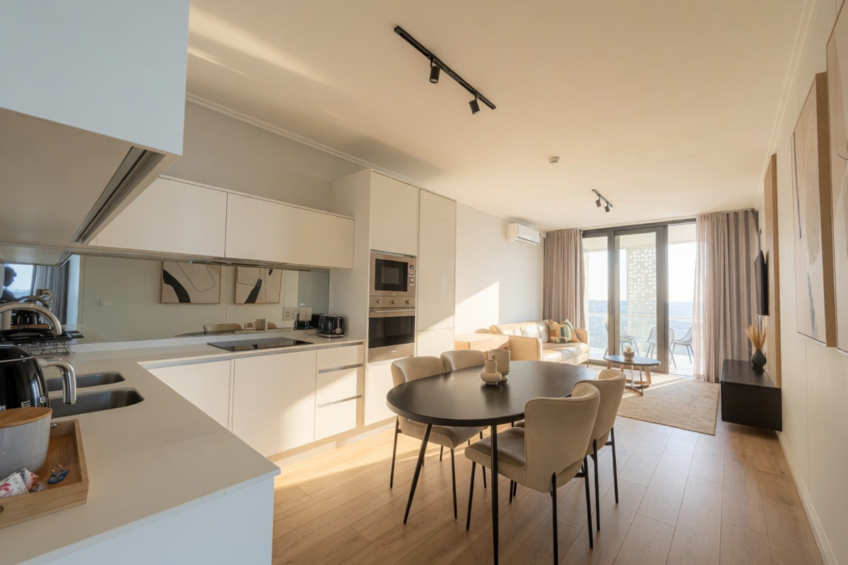 Luxury living above the skyline, 2 bedroom apartment for sale at Ellipse Waterfall - Photo 4
