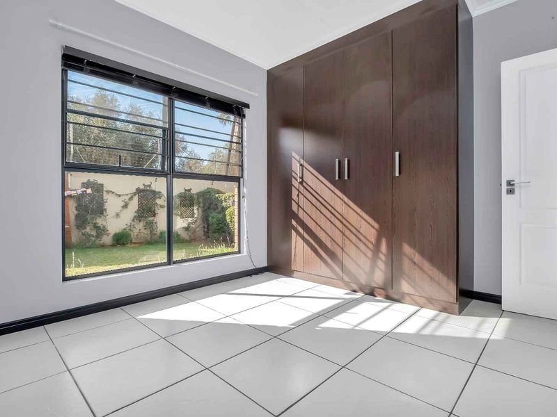 LOCK-UP AND GO LIVING AT ITS FINEST! - Photo 8