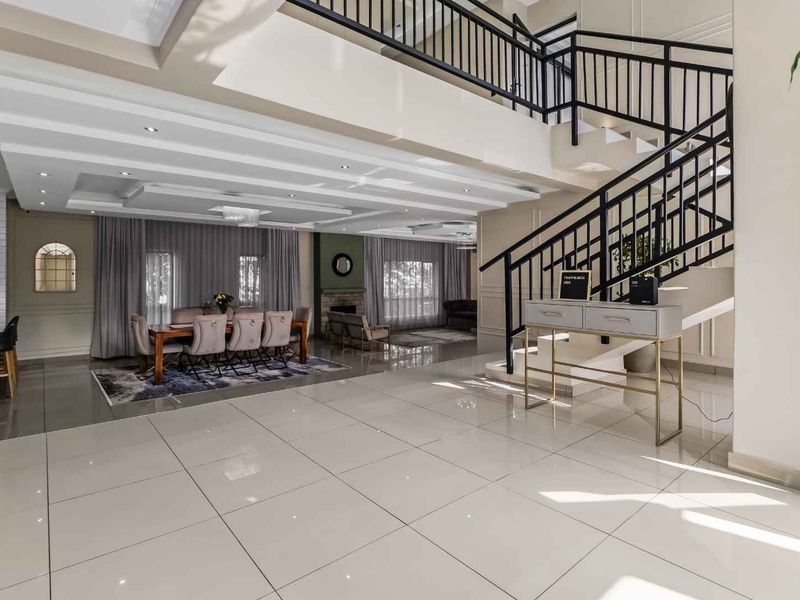 Splendid 5 Bedroom House for Sale in Cedar Creek - Photo 5