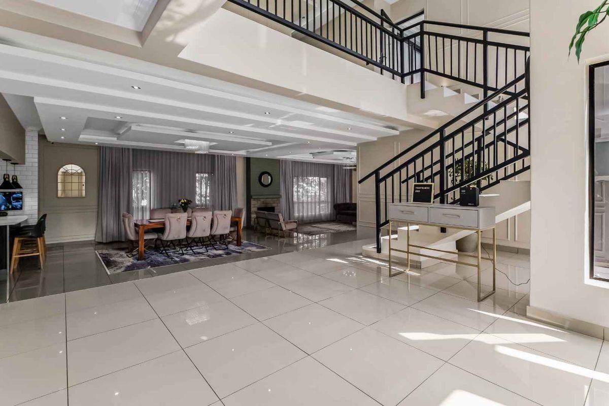 Splendid 5 Bedroom House for Sale in Cedar Creek - Photo 5
