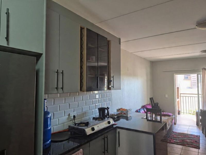 Spacious 2-bedroom, 2-bathroom first-floor apartment for Sale - Photo 4