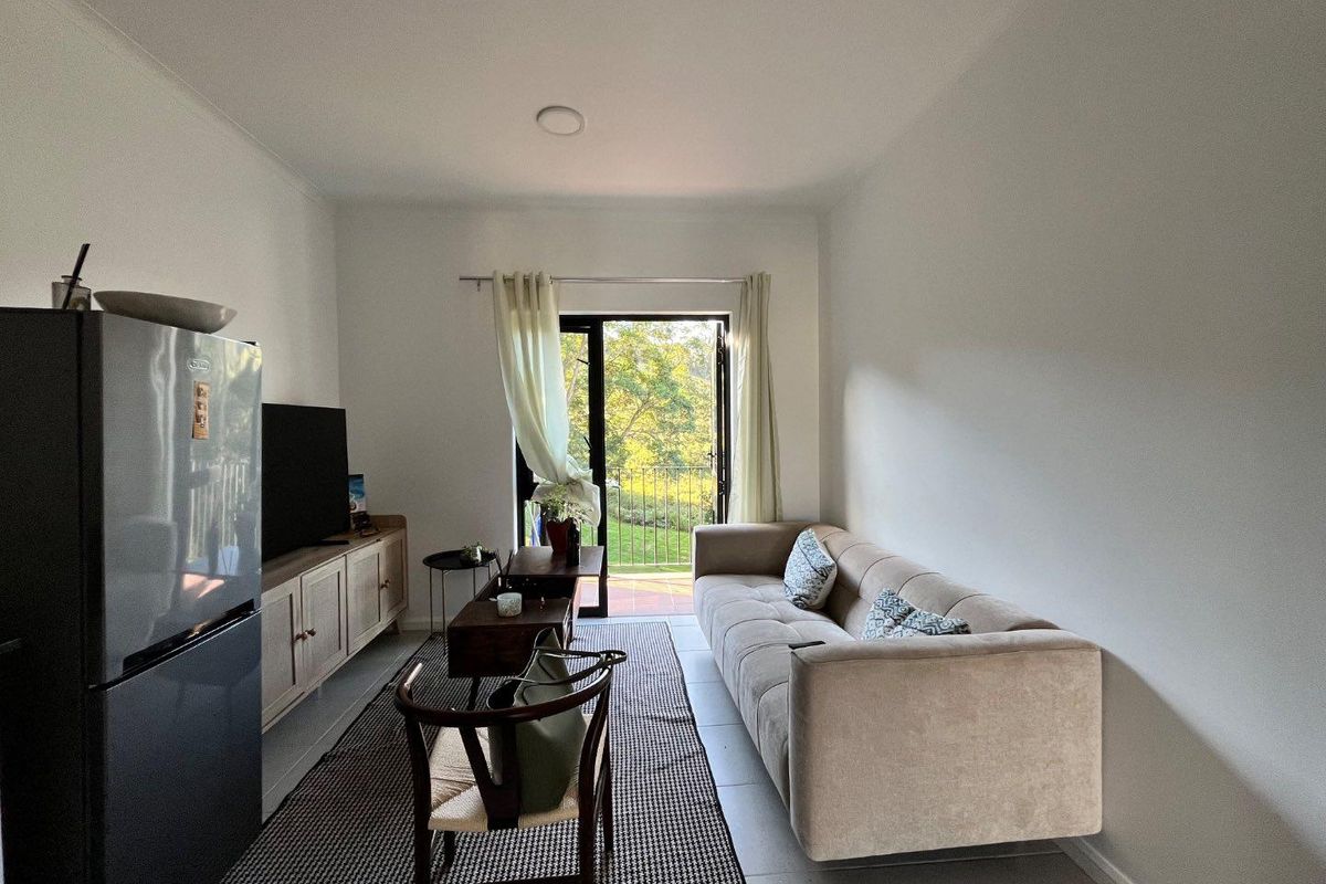 2 Bedroom Apartment with Scenic Views - Photo 3