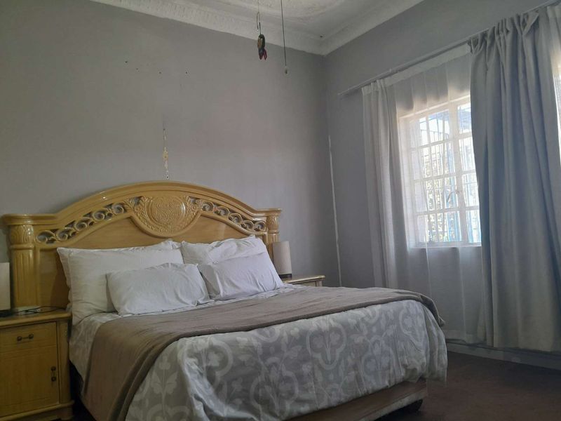 3 Bedroom Home in Regents Park - Photo 10