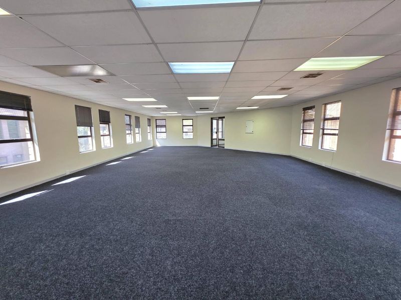 Modern Two-Level Office Space to Let in Prime Derby Downs - Photo 3