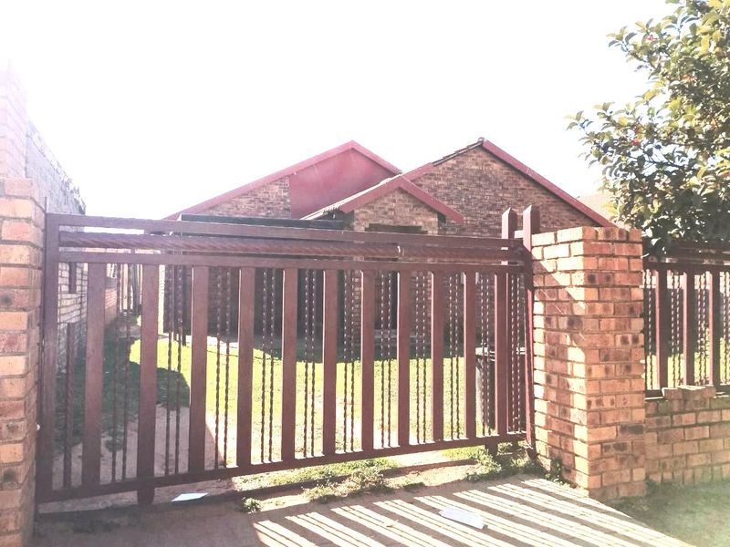 3 Bedrooms house for sale - Photo 10