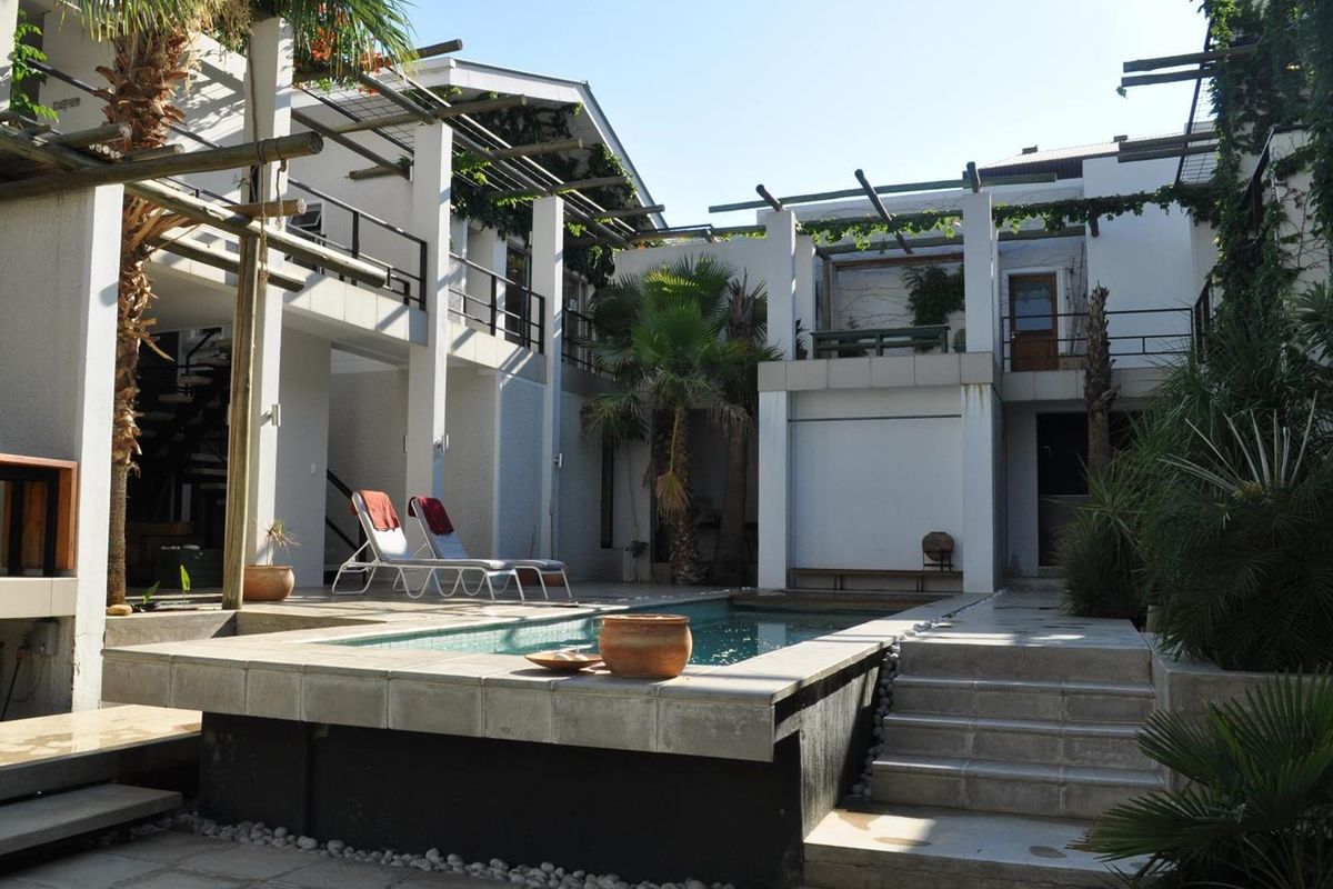 FOR SALE - MODERN GUESTHOUSE IN WINDHOEK, NAMIBIA - Photo 2