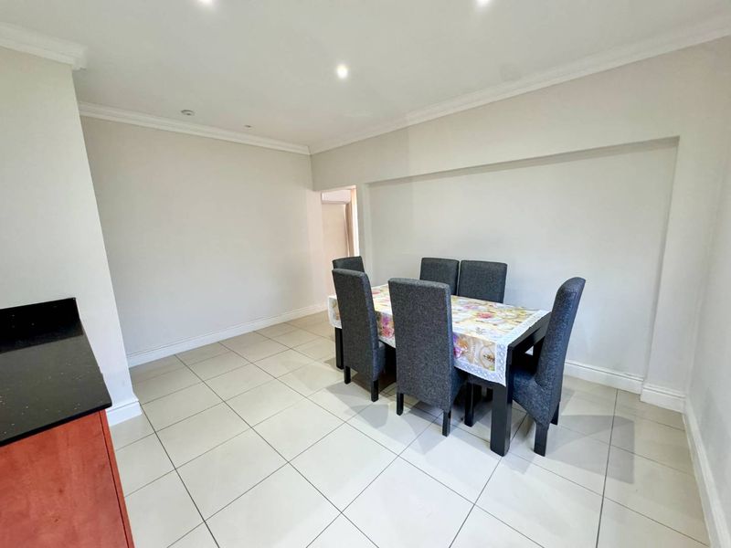 Hendra Estates - Modern Coastal Gem — Spacious Single-Level Home with Pool and Prime Beachside Location! - Photo 7