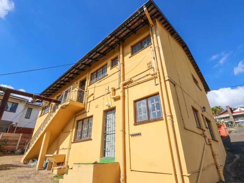 Rare Free-Standing Gem in the Heart of Kharwastan, Chatsworth! - Photo 5