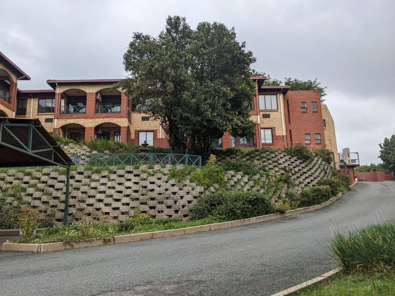 Prime 113sqm Office with Ample Parking in a Secure Complex in Kensington B, Randburg - Photo 5