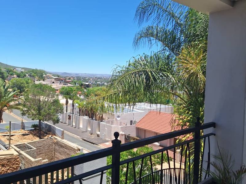 Entertain & Relax: Stunning Home with Wine Cellar! - Photo 2