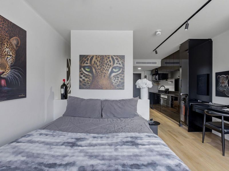 Furnished Studio with Table Mountain Views | The Tokyo | 1 June – 30 Sept 2026 - Photo 9