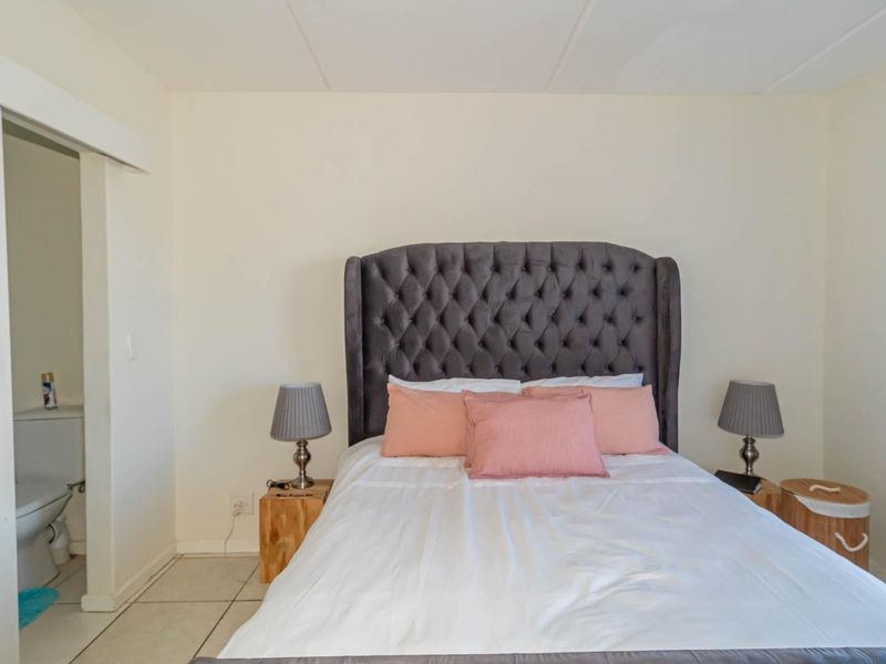2 bed 2 bath ground floor unit - Photo 8