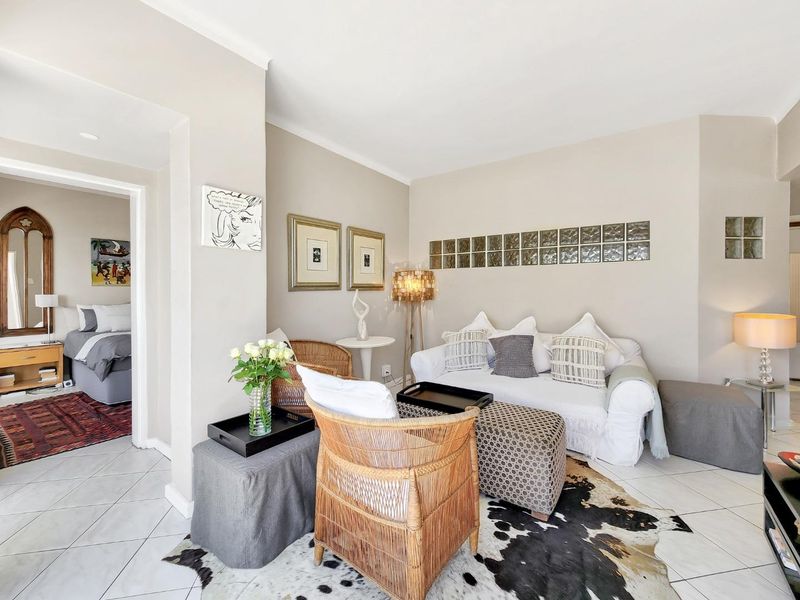 Beachfront bliss from the 7th floor with sea views - Photo 6