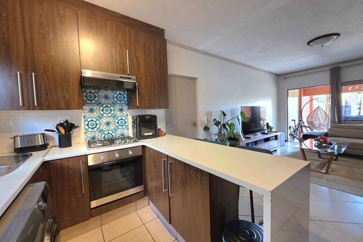 2 Bed Garden Apartment with Resort-Style Living in Secure Estate - Photo 4
