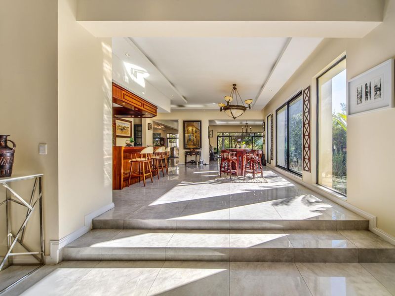 Multi-storey luxurious home in great location - Photo 7