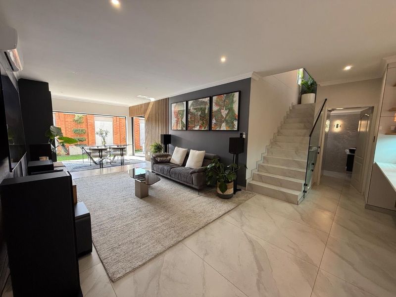 Luxury 4/5-Bedroom Contemporary Residence with Premium Finishes, Smart Home Features & Designer Living - Photo 8