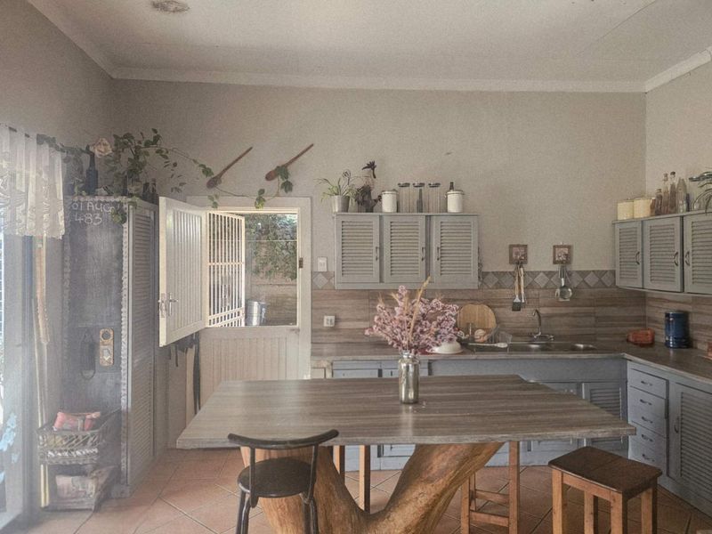 Charming Family Home with Abundant Amenities and Space - Photo 8