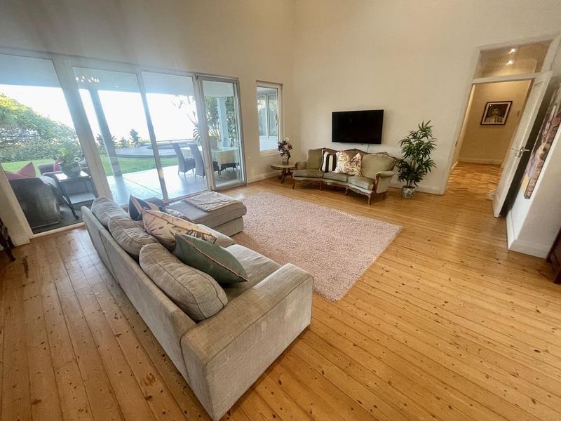 Hendra - Spectacular 4-Bedroom Coastal Home With Panoramic Sea Views - Photo 9