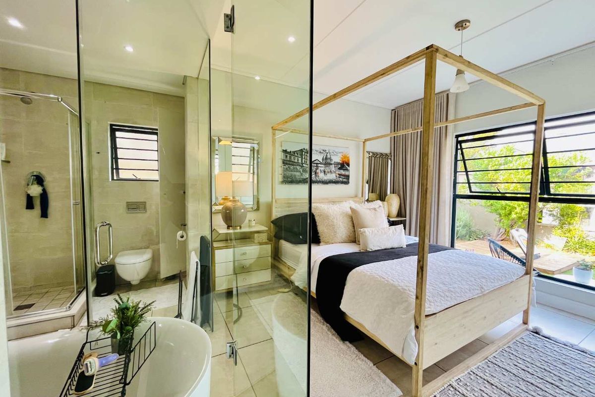 Modern 3 bedroom ground floor apartment for sale at The Polofields, Waterfalll - Photo 3