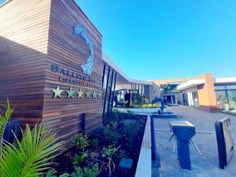 Modern 3 Bedroom Apartment to Rent in Ballito - Photo 2