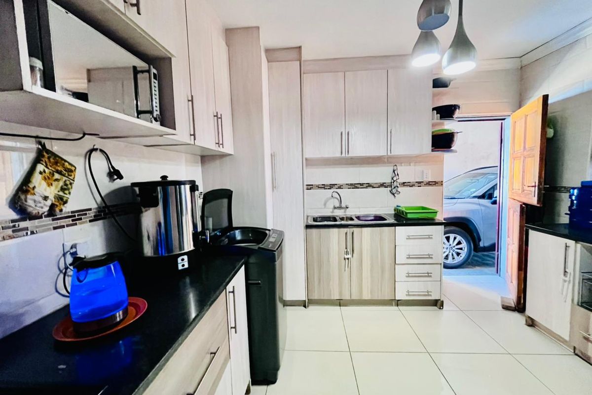 3 bedrooms house for sale in Soshanguve WW - Photo 5