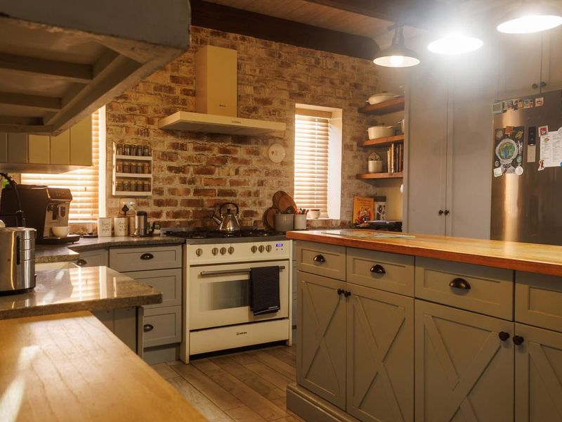 Space, Views, and Value - Photo 5