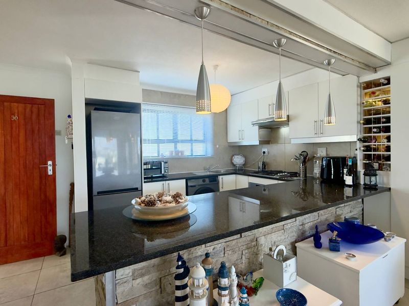 2 Bedroom Unfurnised Apartment in Mariners Village - Photo 7