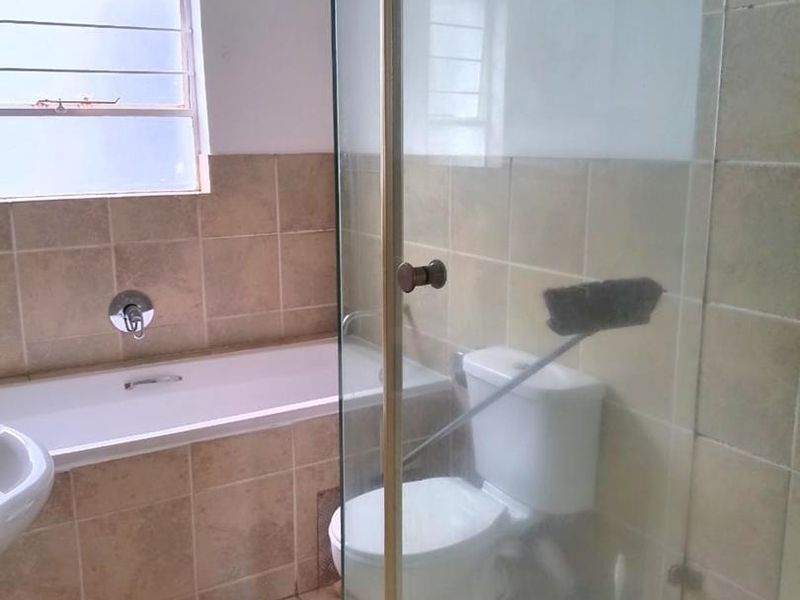 2 Bedroom Townhouse for Sale in Bardene - Photo 10