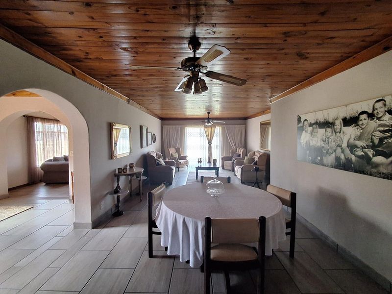 Main Road Access - Ideally Located Smallholding at an Exceptional Price - Photo 6