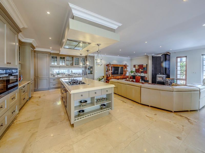 Elegant Four Bedroom Fully Furnished Home for Rent in Waterfall Country Estate - Photo 6