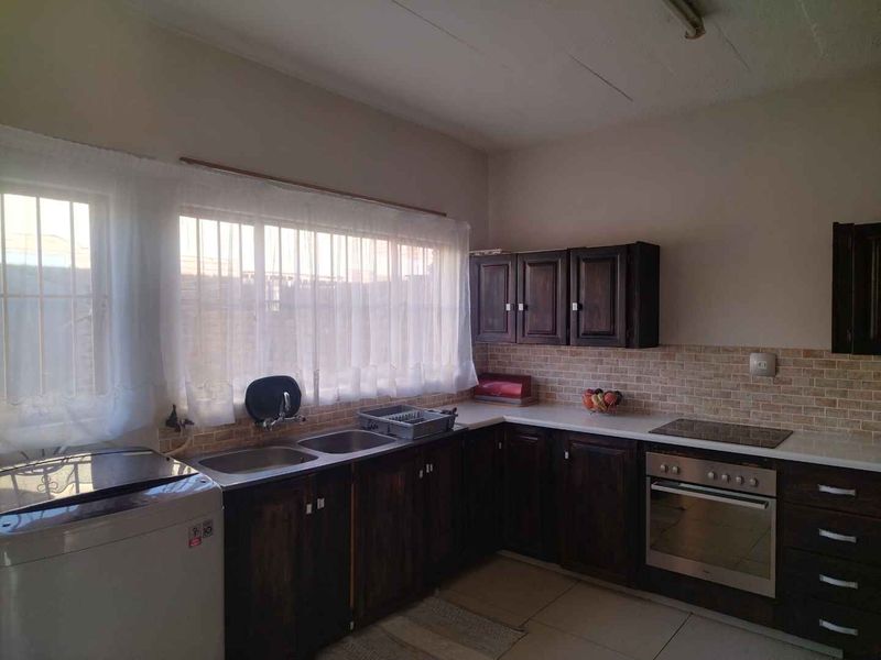 Beautiful townhouse for sale in The Orchards - Photo 3