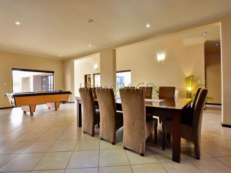 Ext 9, Swakopmund:  BEAUTIFUL, SPACIOUS, ELABORATE Contermporary 5 Bedr Home with Flat - Photo 10