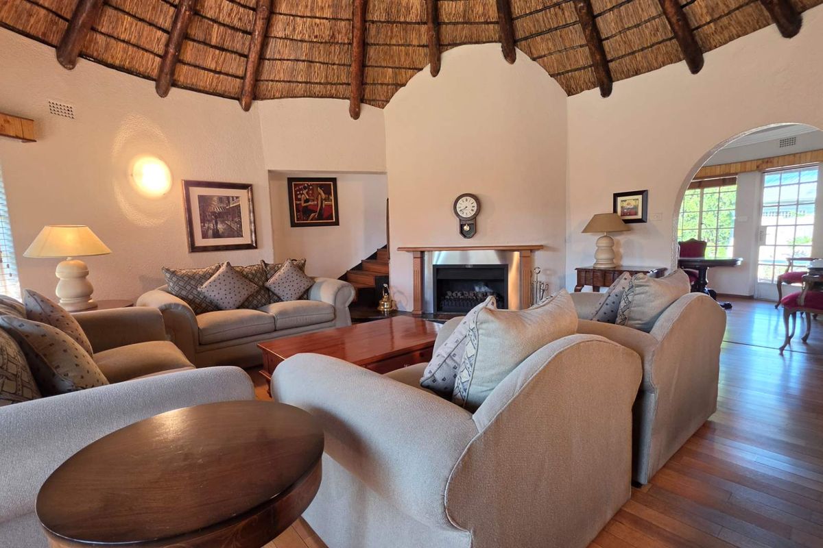 4 Bedroom House for sale in Verwoerdpark Alberton - Photo 2