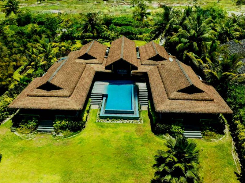 TURNKEY LUXURY- PRIVATE BEACH VILLA DESROCHES ISLAND - Photo 5