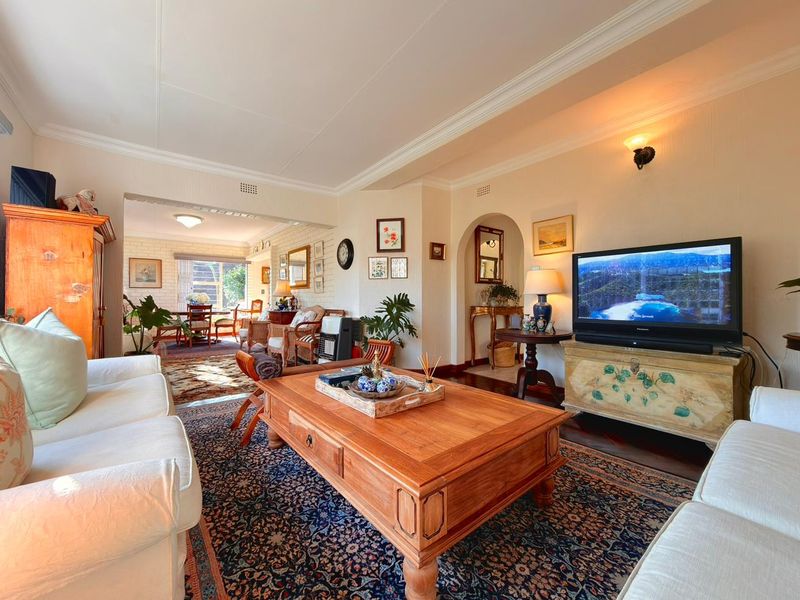 Sophisticated 3‐Bedroom Duplex Offering Exceptional Privacy, Character, and Modern Outdoor Living - Photo 10