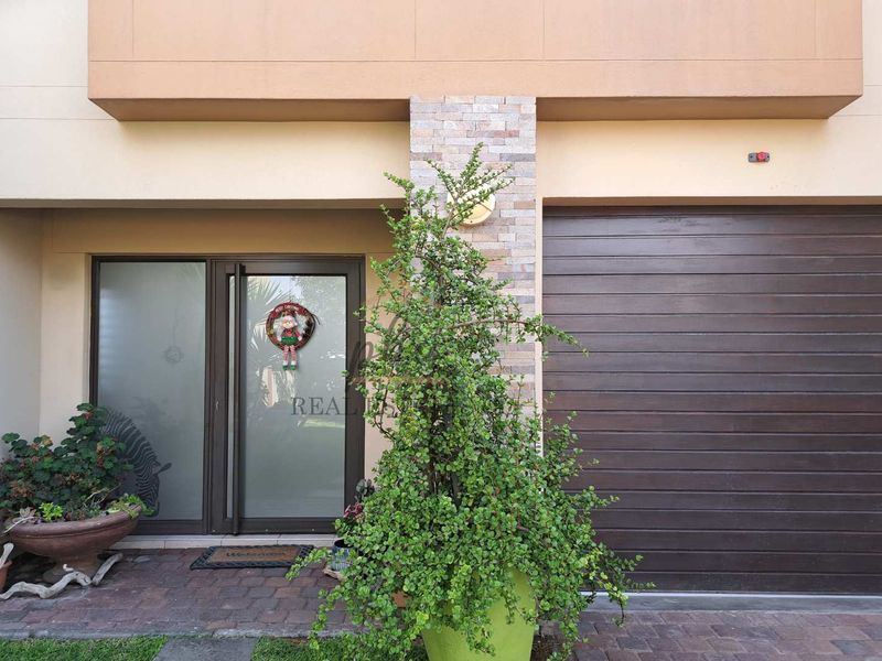 Stunning, upmarket 3 bedroom townhouse, close to the beach for sale in Dolphin Beach - Photo 2