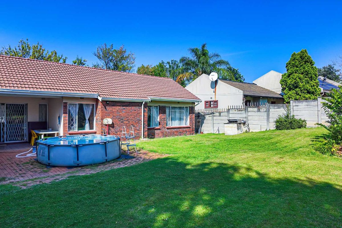 3 Bedroom Family Home with Space, Potential, and a Beautiful Garden - Photo 5