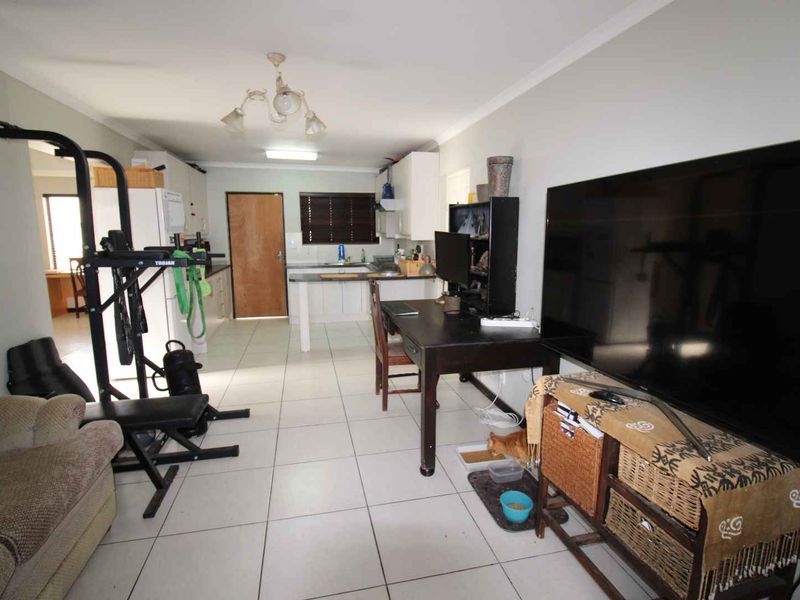 Perfect Home for the small family! - Photo 2