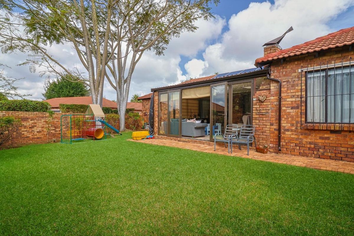 A True Gem with 3 bedrooms for Sale in Radiokop - Photo 3