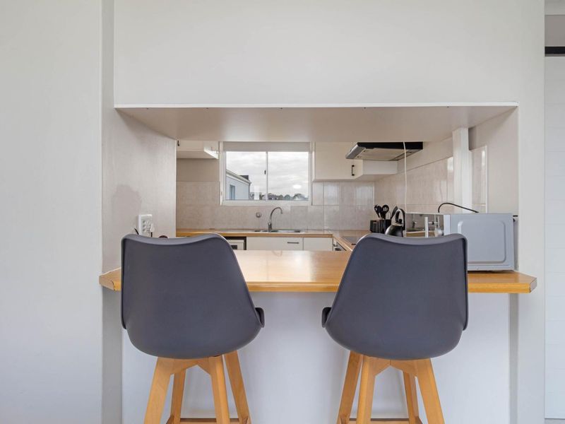 Fully Furnished 2 bedroom in Coral Rd - Photo 7