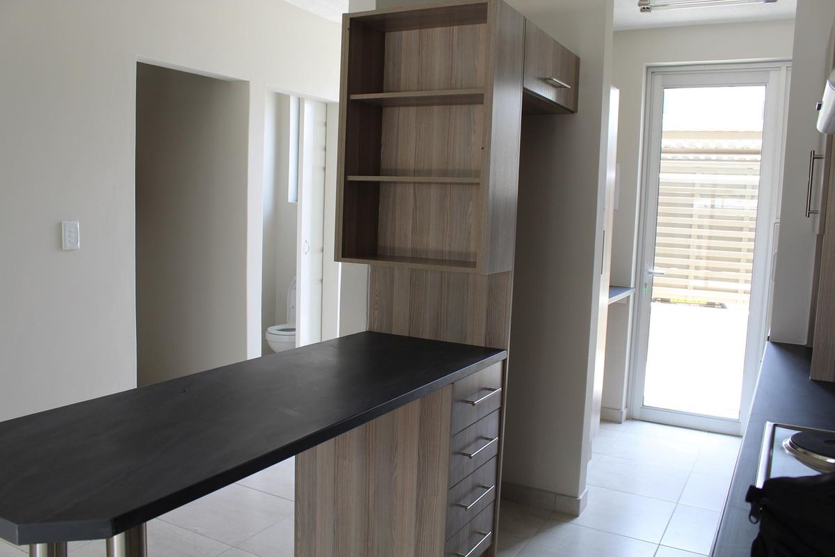 Eureka Court Spacious Apartment - Photo 4