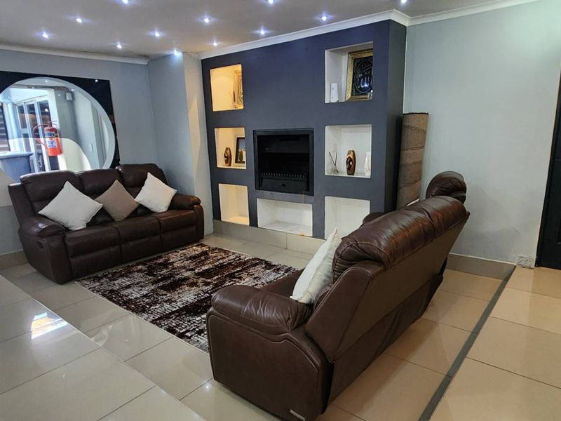 Your Dream Family Home Awaits! - Photo 5